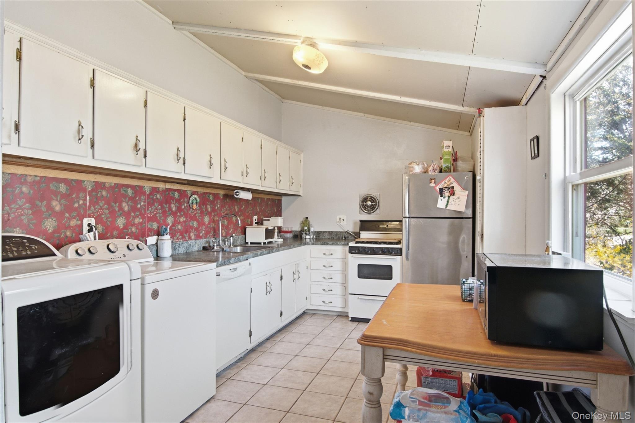 Single Family Lodge  Suffolk County, NY 11733, MLS-982774-7