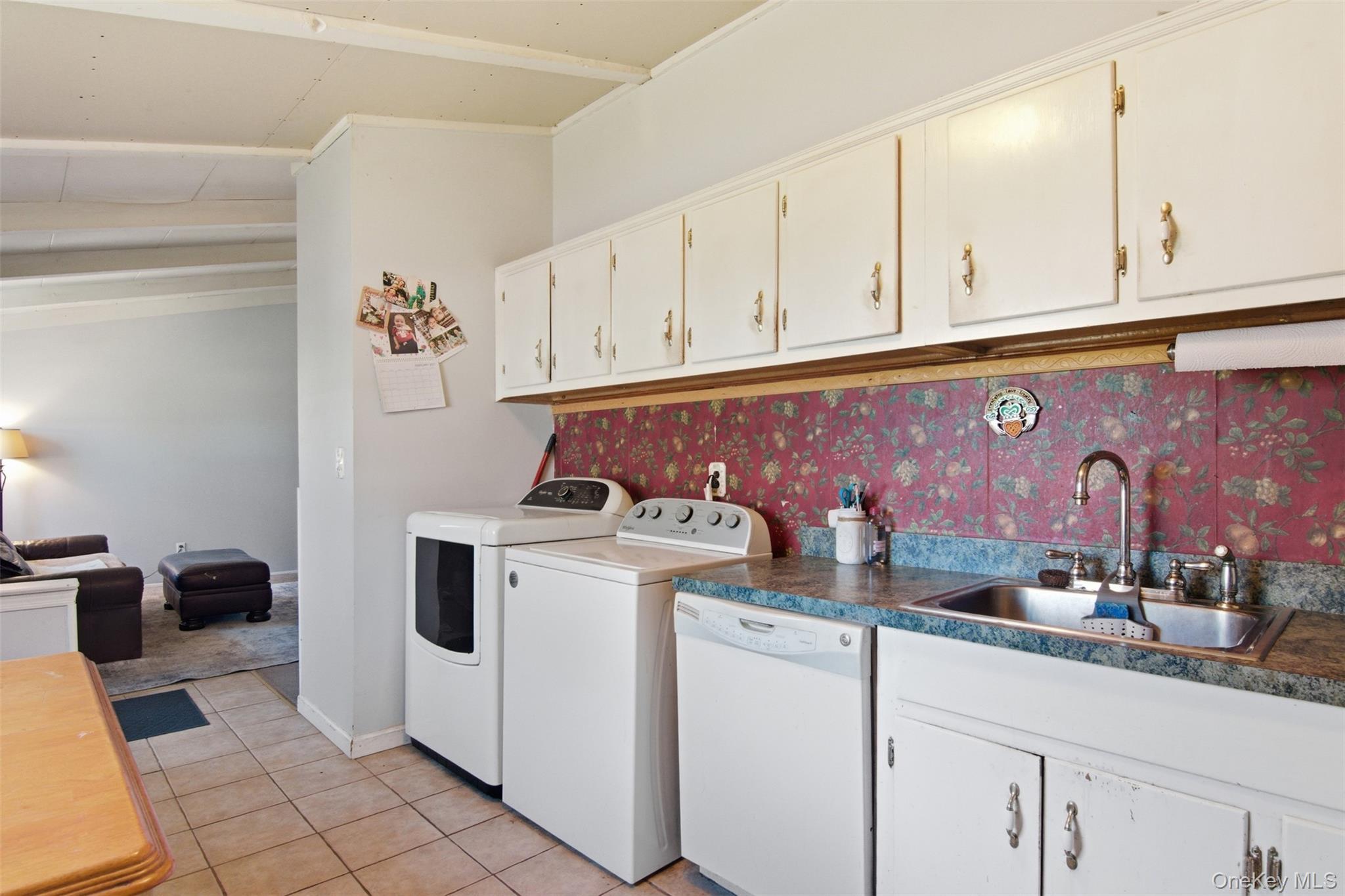 Single Family Lodge  Suffolk County, NY 11733, MLS-982774-9