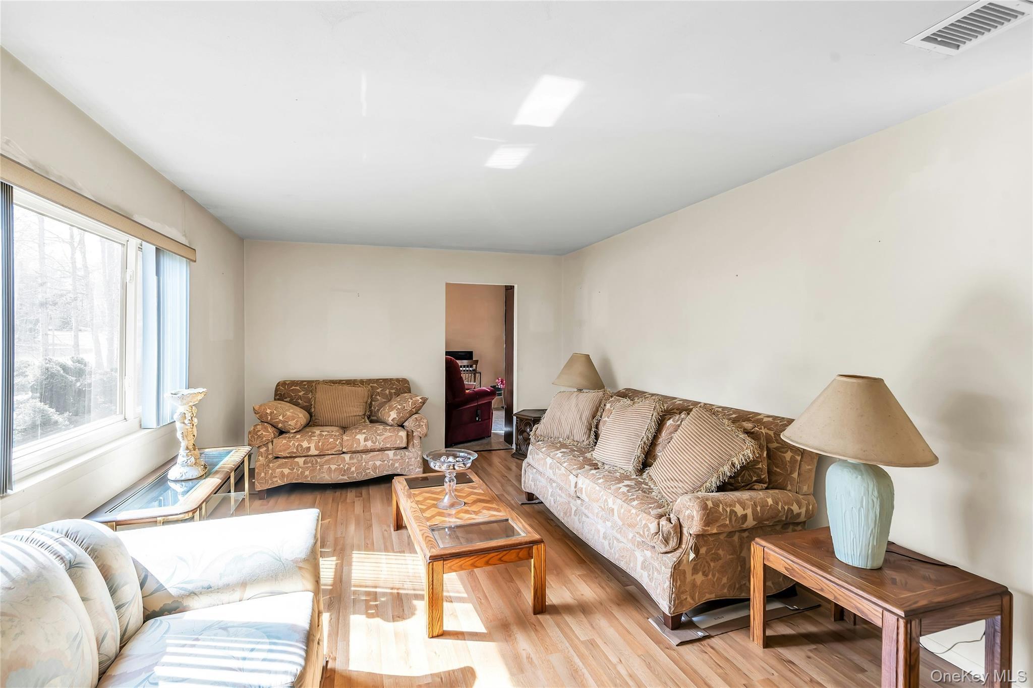 Single Family Hastings  Suffolk County, NY 11961, MLS-982786-4