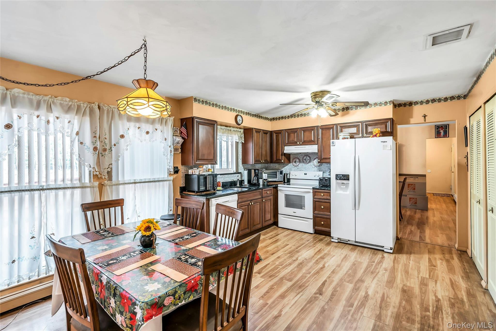 Single Family Hastings  Suffolk County, NY 11961, MLS-982786-8