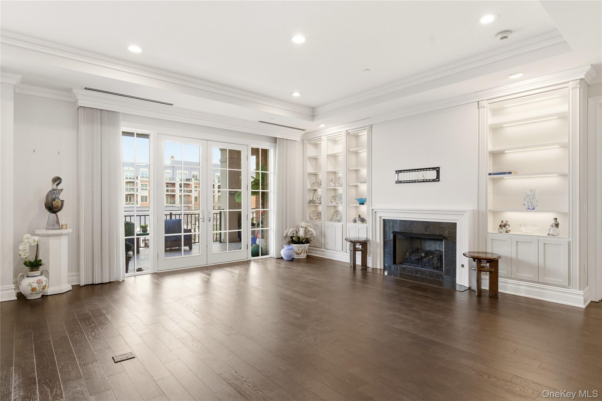 Condo Royal  Nassau County, NY 11040, MLS-982822-7