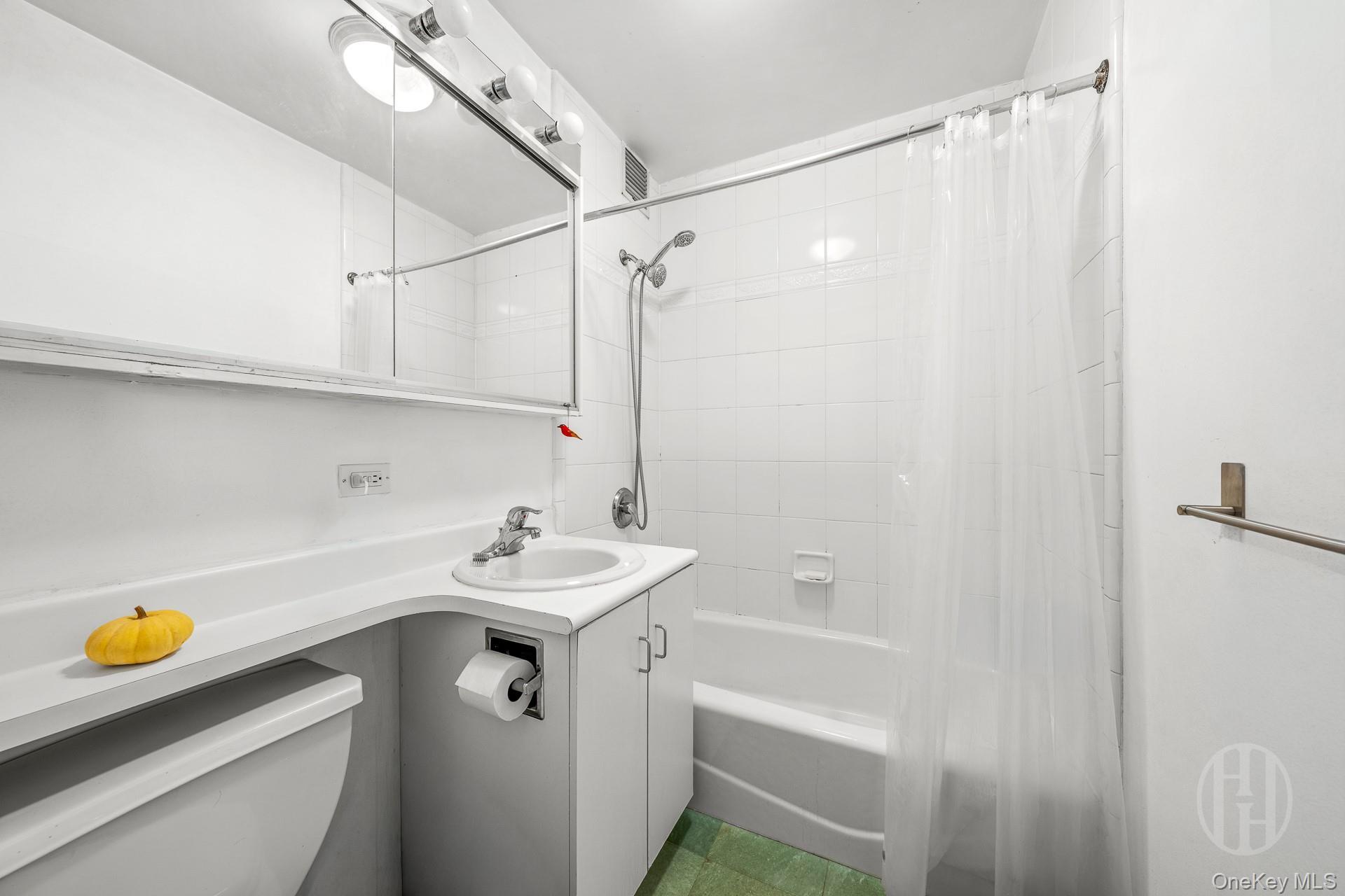 Condo 85th  Manhattan, NY 10024, MLS-982825-10