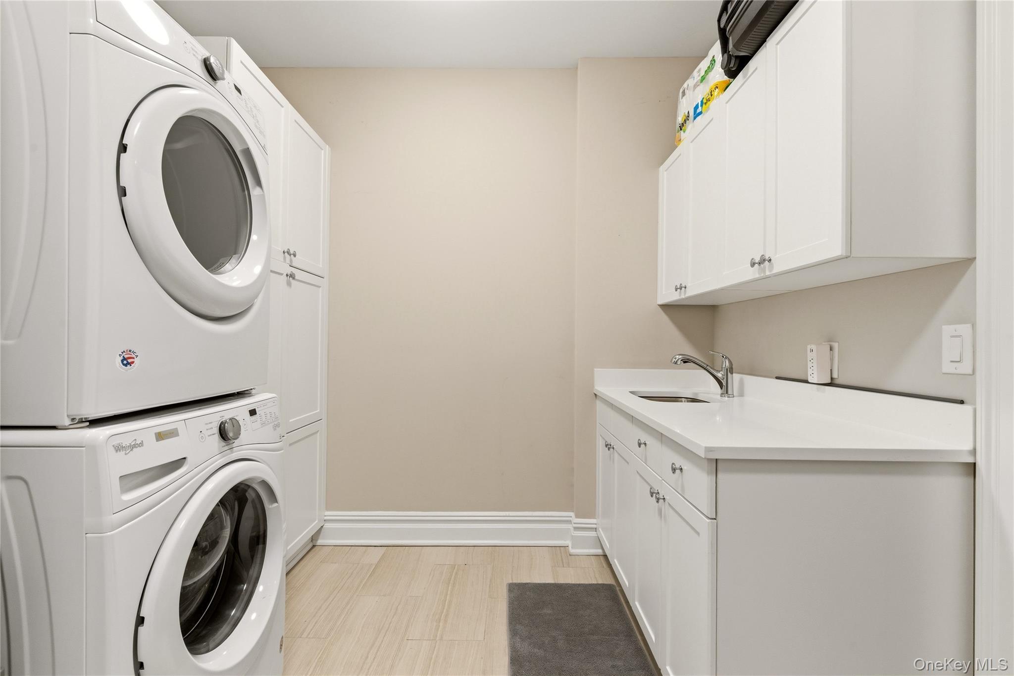 Condo Royal  Nassau County, NY 11040, MLS-982832-23