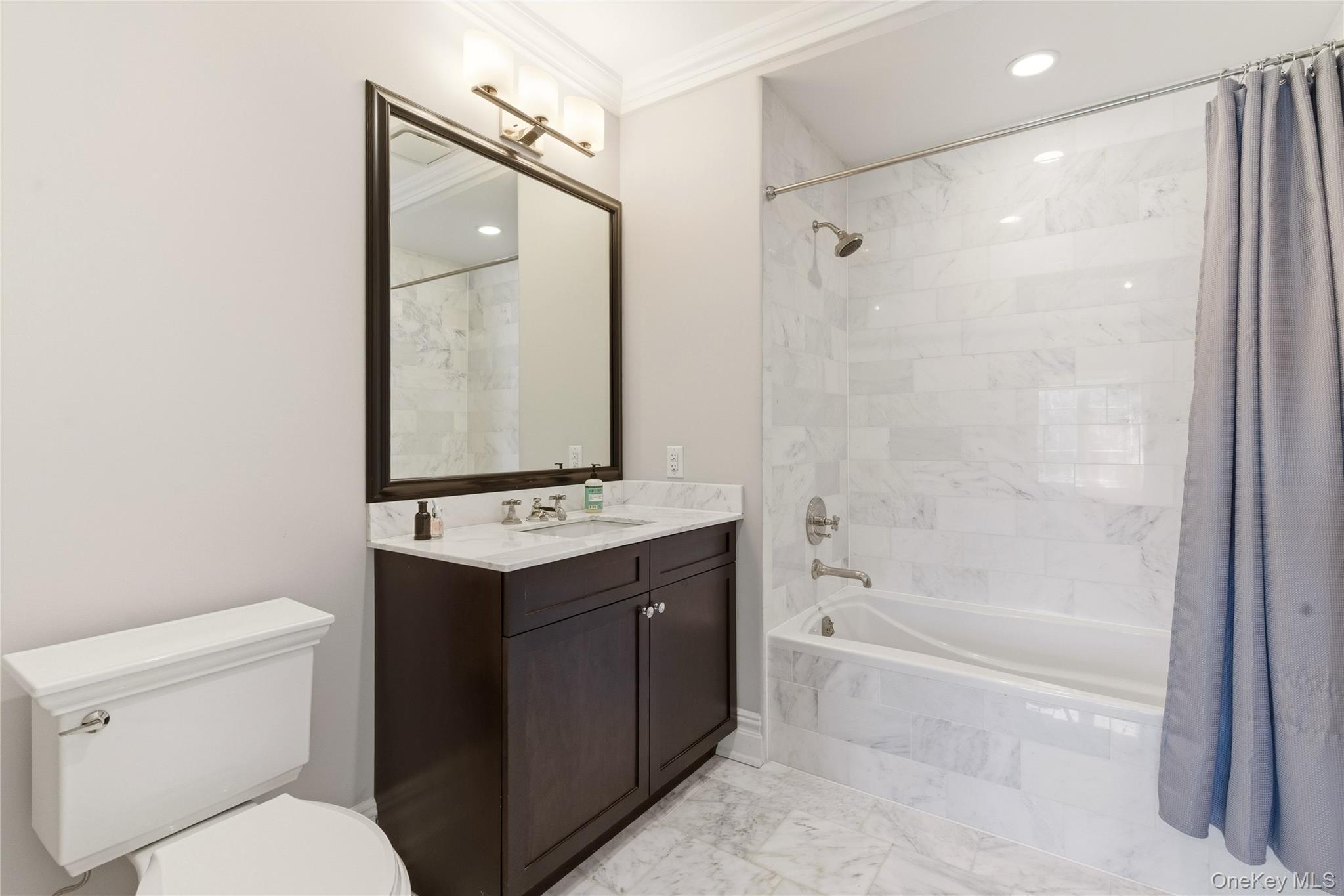 Condo Royal  Nassau County, NY 11040, MLS-982832-26