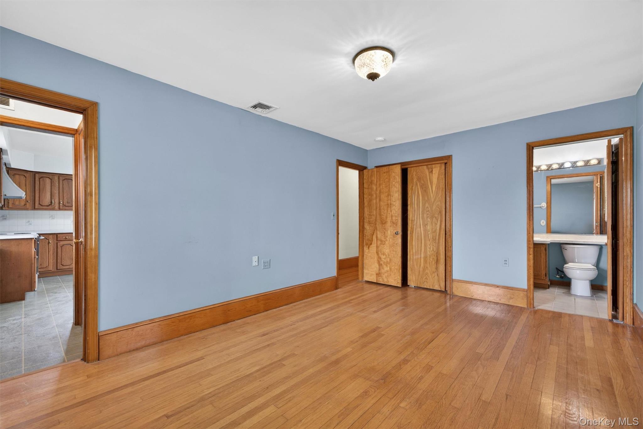 Single Family Hudson  Ulster County, NY 12542, MLS-982869-23