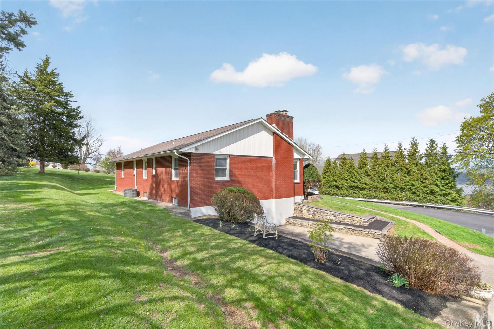 Single Family Hudson  Ulster County, NY 12542, MLS-982869-36