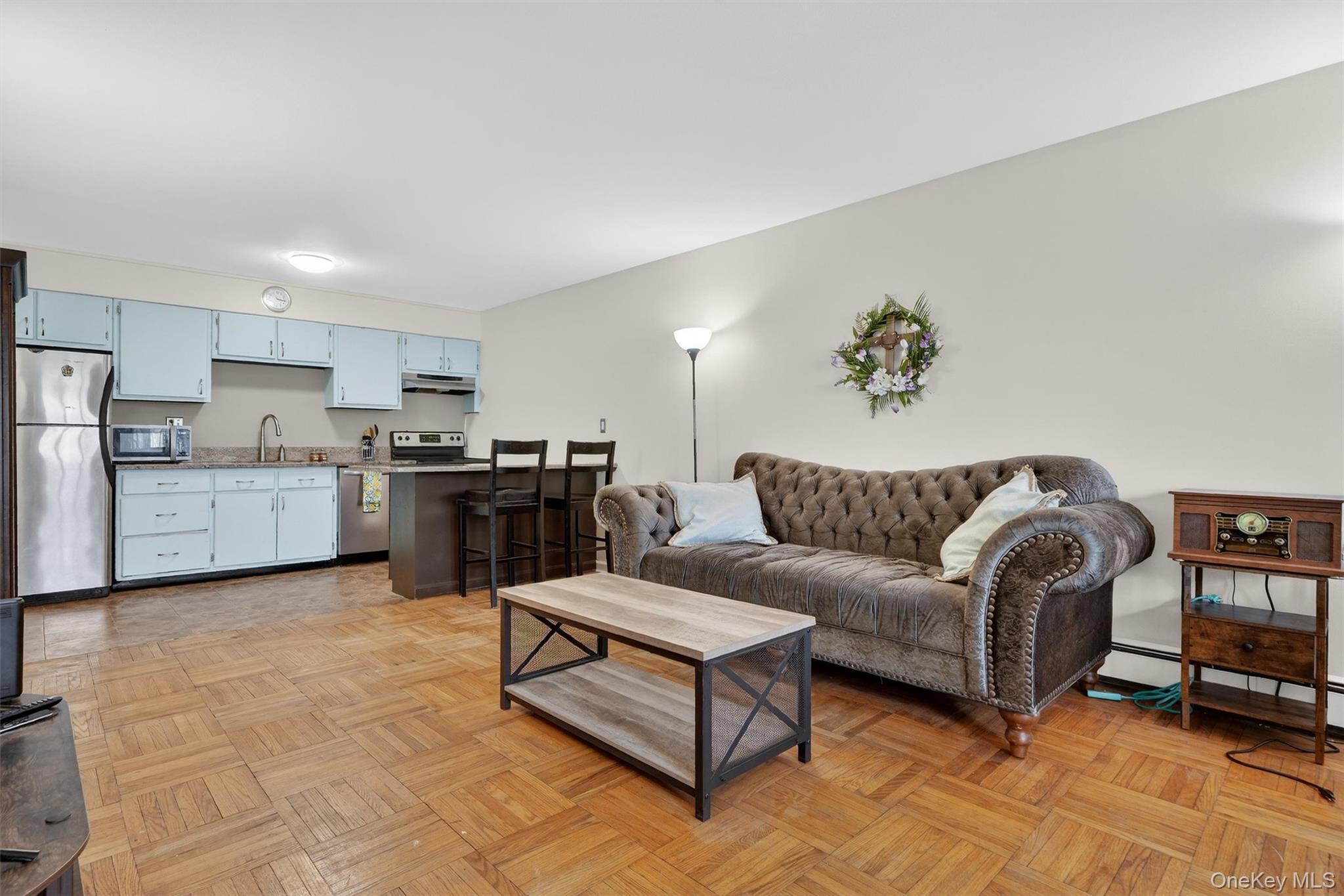 Coop Crompond  Westchester County, NY 10566, MLS-982872-11