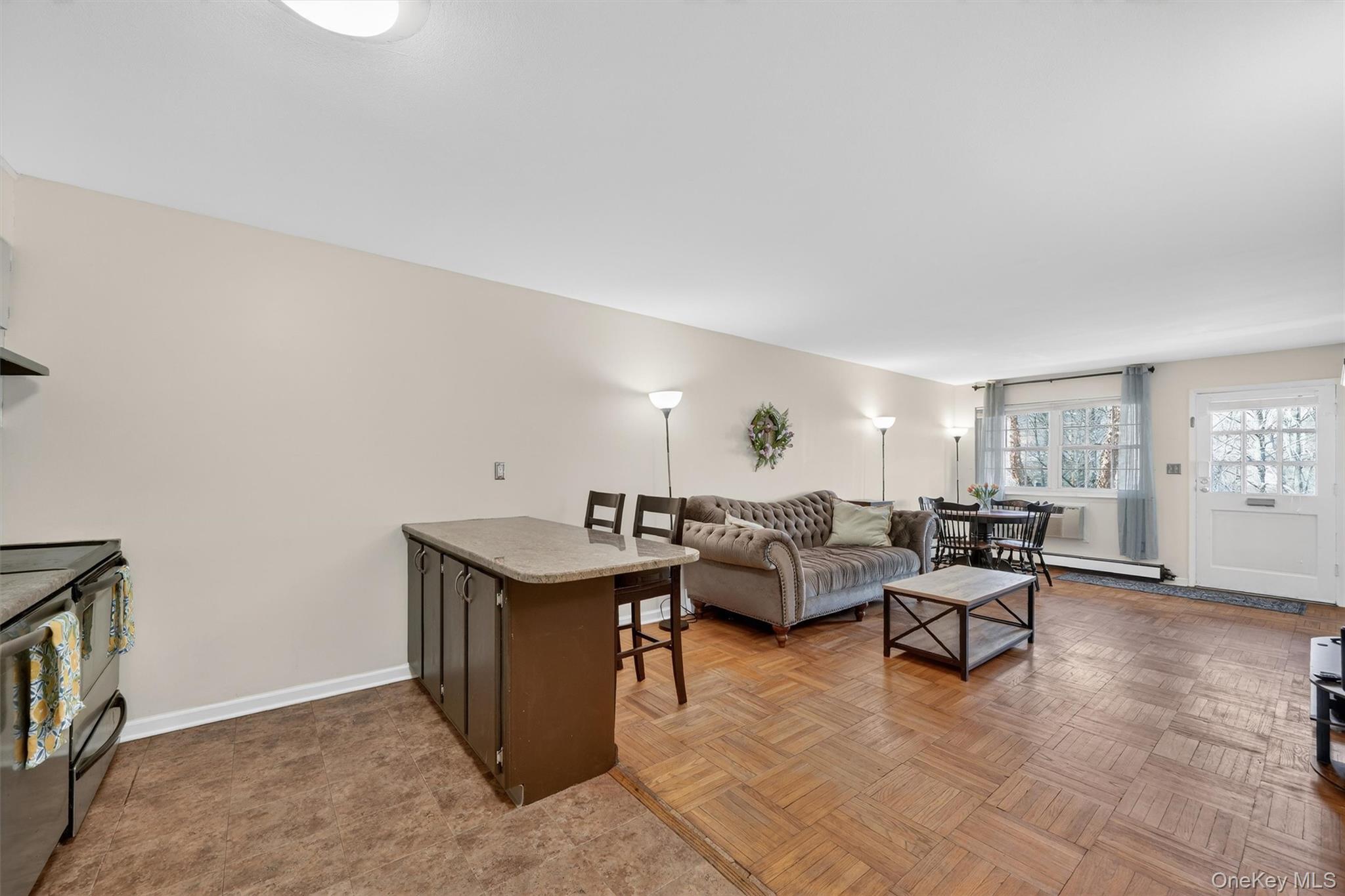 Coop Crompond  Westchester County, NY 10566, MLS-982872-15