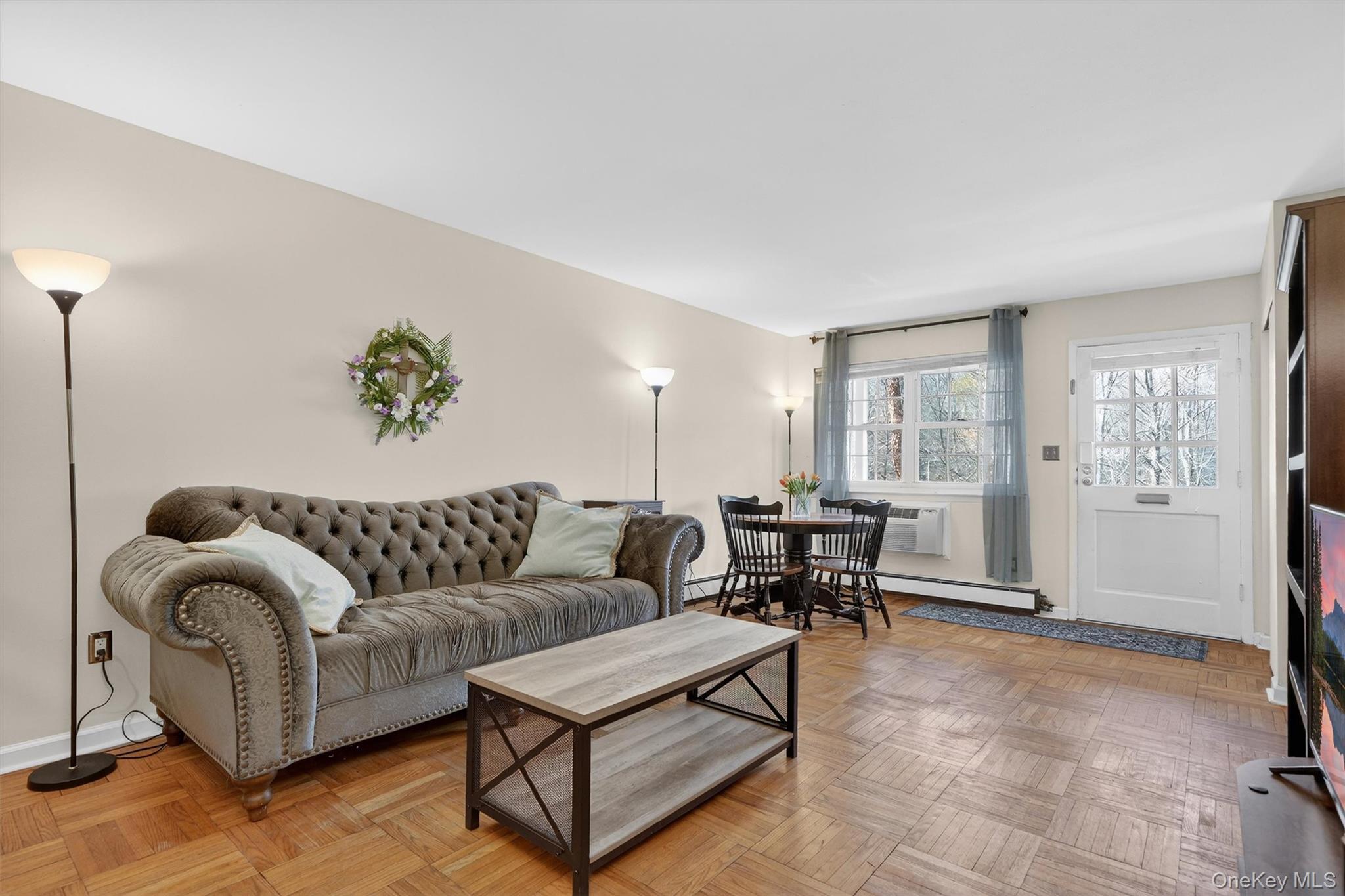 Coop Crompond  Westchester County, NY 10566, MLS-982872-17