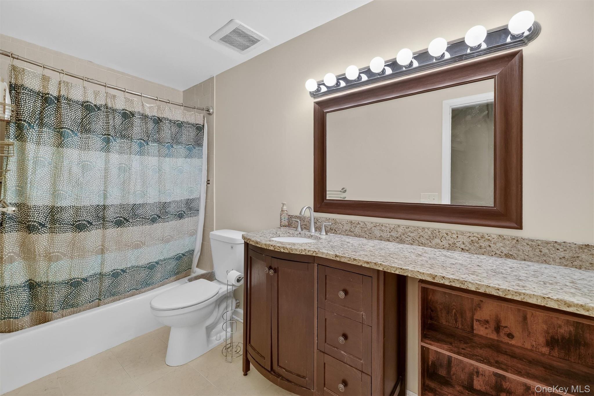 Coop Crompond  Westchester County, NY 10566, MLS-982872-24