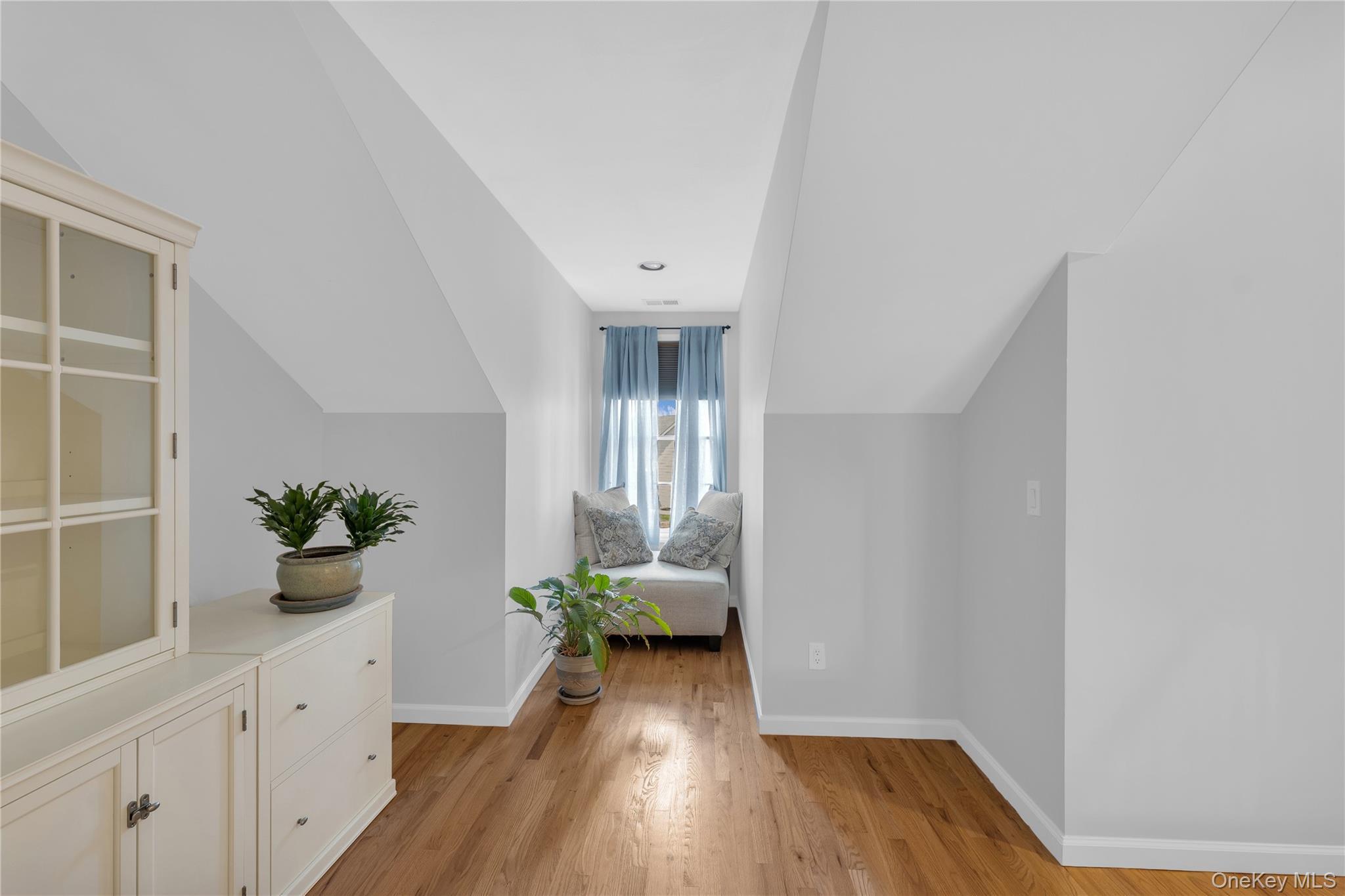 Single Family Eagle  Suffolk County, NY 11716, MLS-982931-13