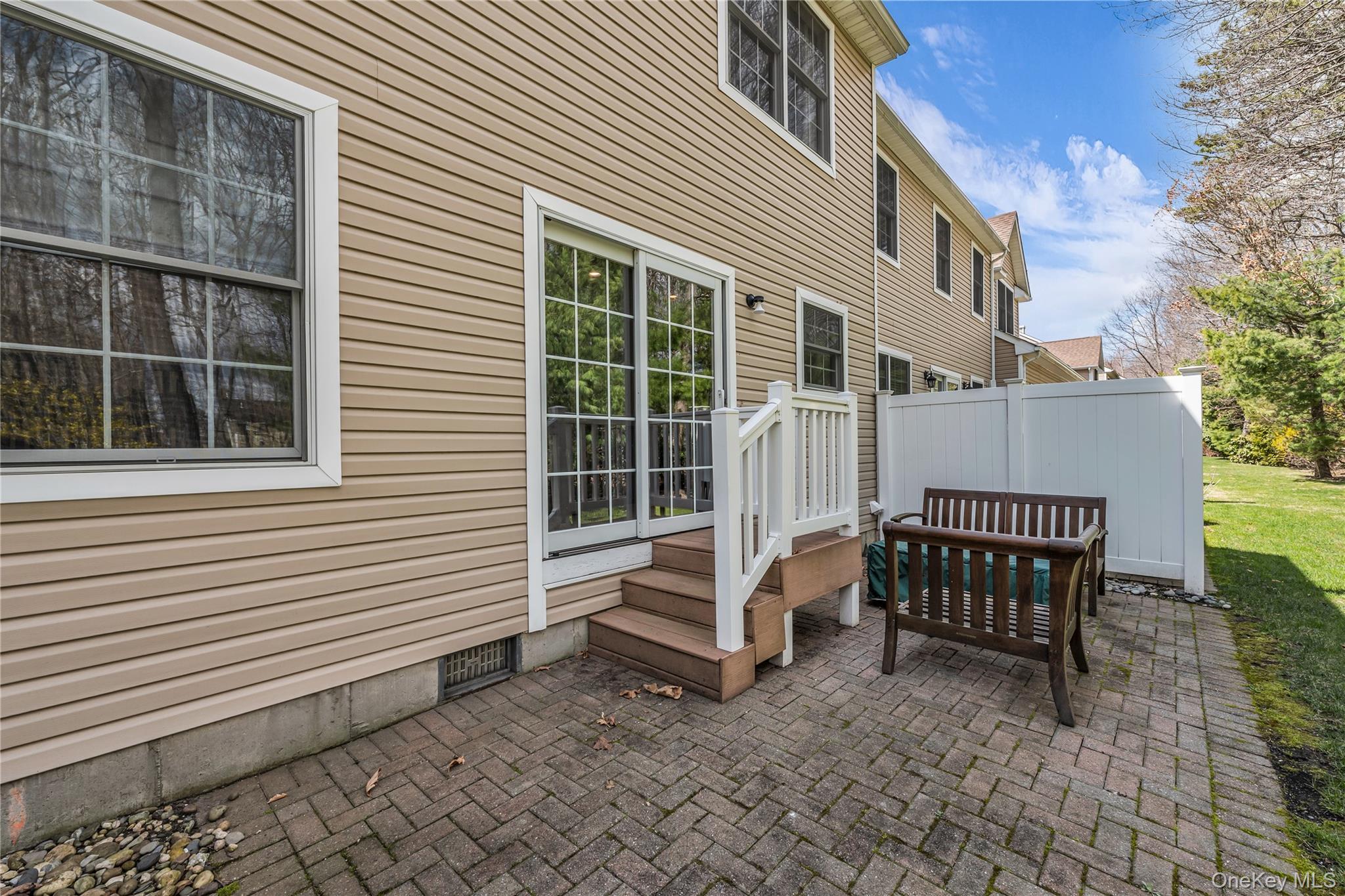 Single Family Eagle  Suffolk County, NY 11716, MLS-982931-21