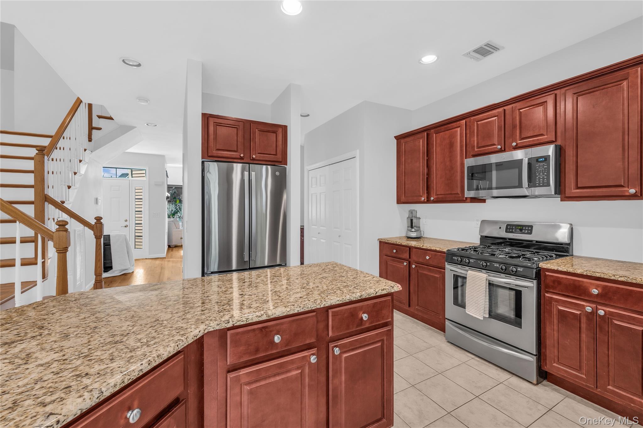 Single Family Eagle  Suffolk County, NY 11716, MLS-982931-8