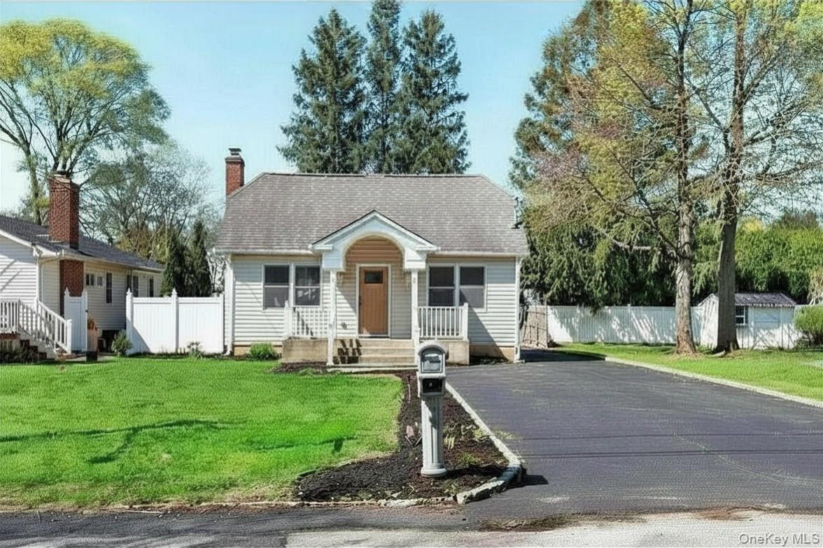 Single Family 2nd  Suffolk County, NY 11731, MLS-982951-2