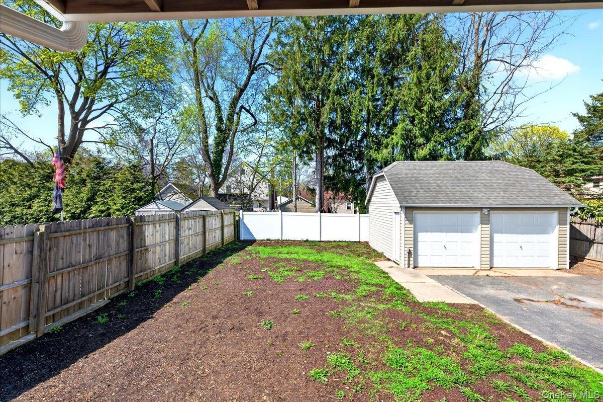 Single Family 2nd  Suffolk County, NY 11731, MLS-982951-20