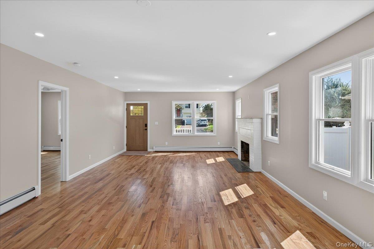 Single Family 2nd  Suffolk County, NY 11731, MLS-982951-3