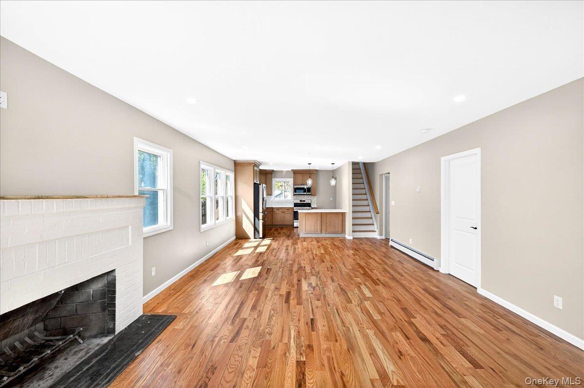 Single Family 2nd  Suffolk County, NY 11731, MLS-982951-5