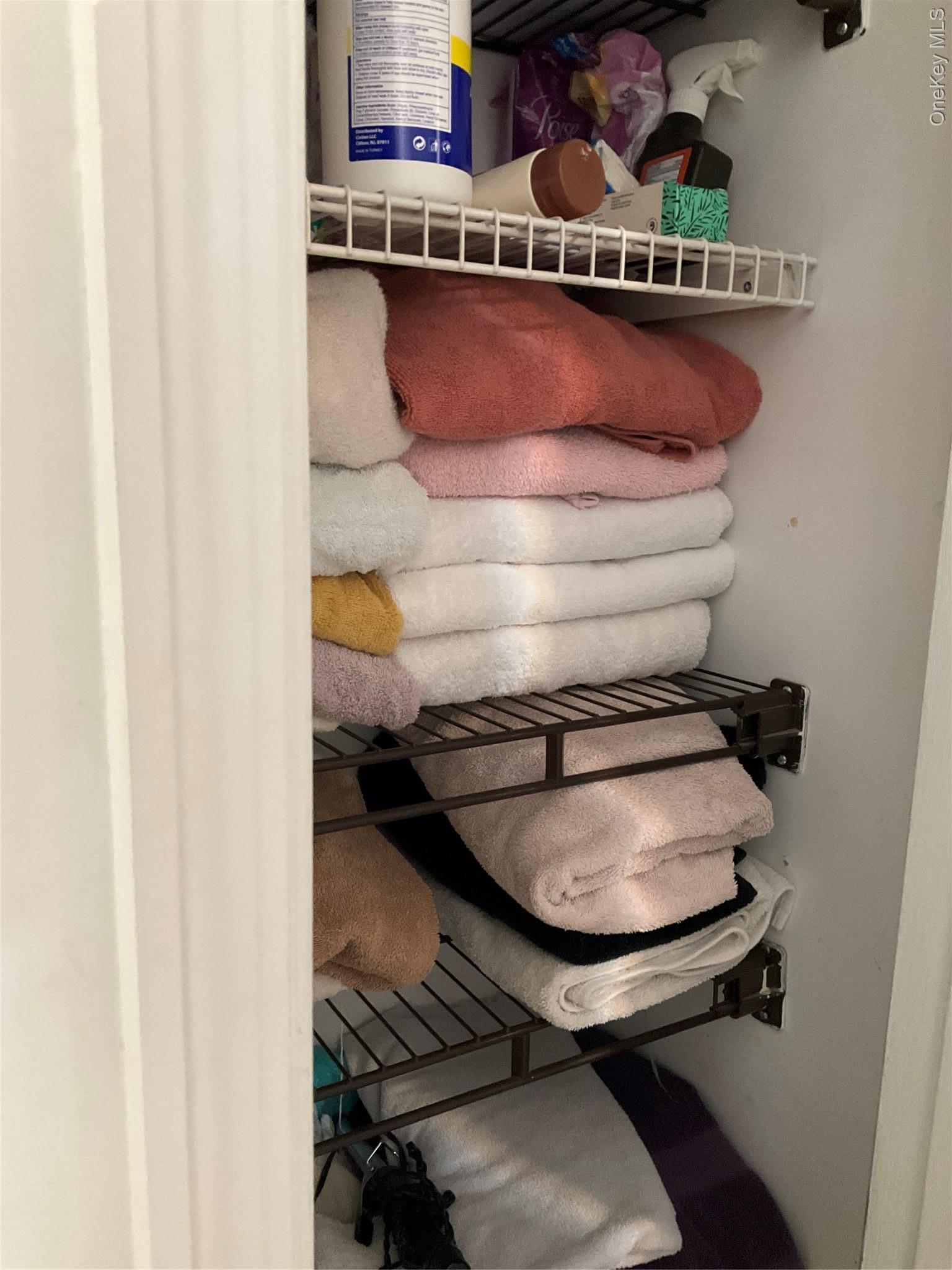 Single Family Roundhill Out Of Area, NY 18337, MLS-982959-9