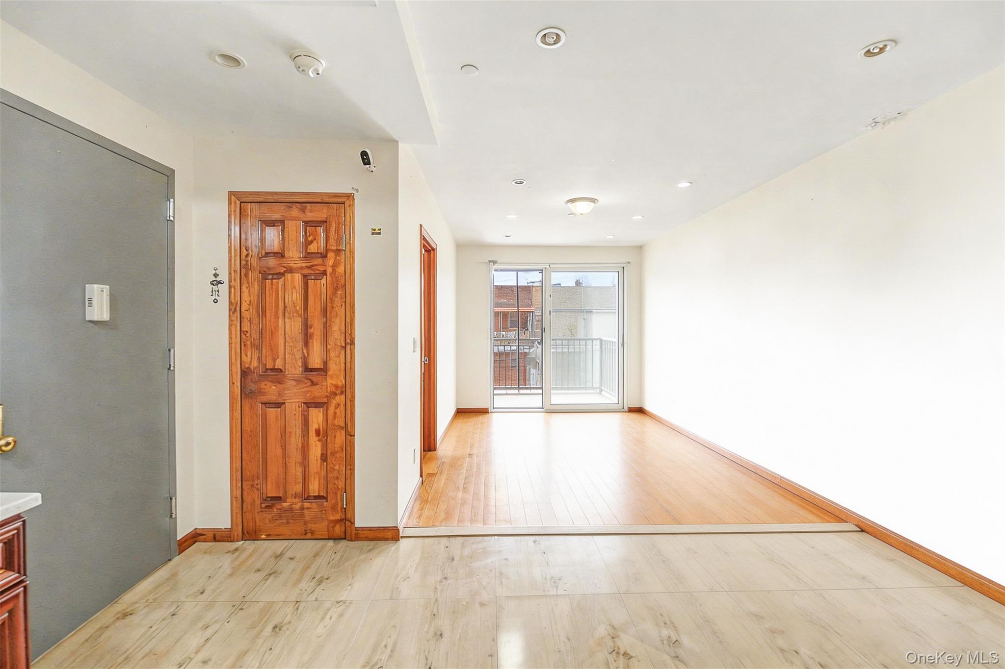 Condo Granger Queens, NY 11368, MLS-982981-3