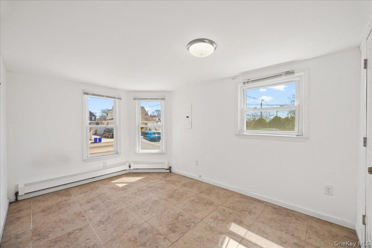 Single Family Westend  Nassau County, NY 11520, MLS-983001-11