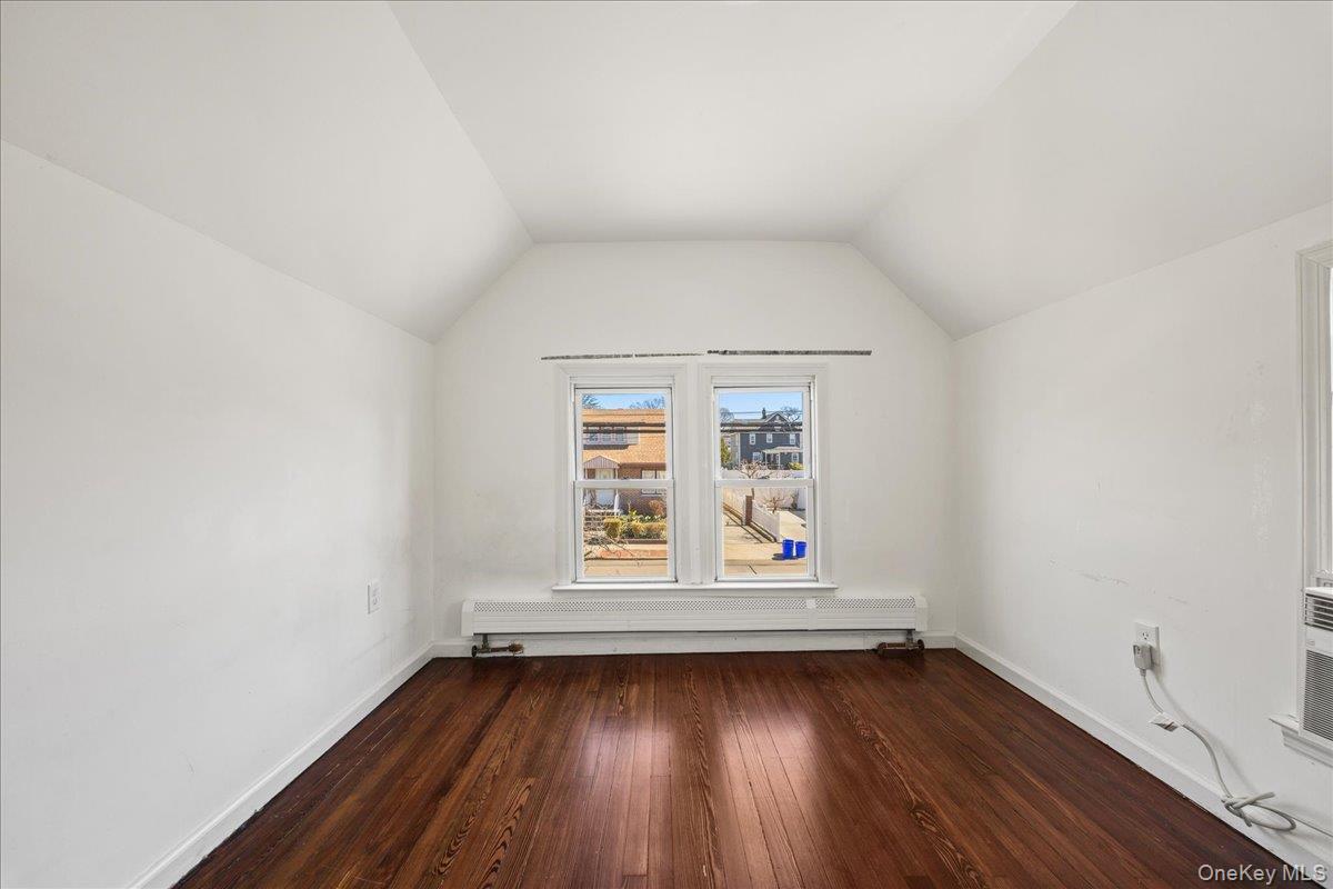 Single Family Westend  Nassau County, NY 11520, MLS-983001-14