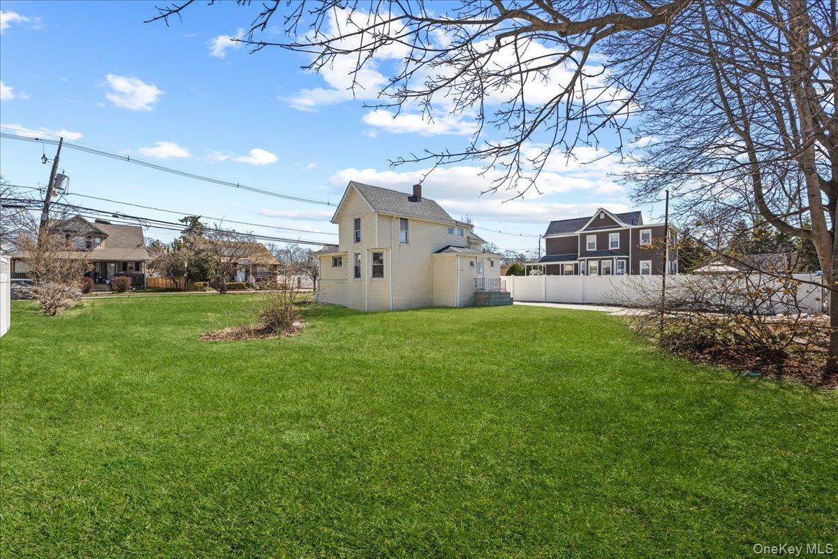 Single Family Westend  Nassau County, NY 11520, MLS-983001-18