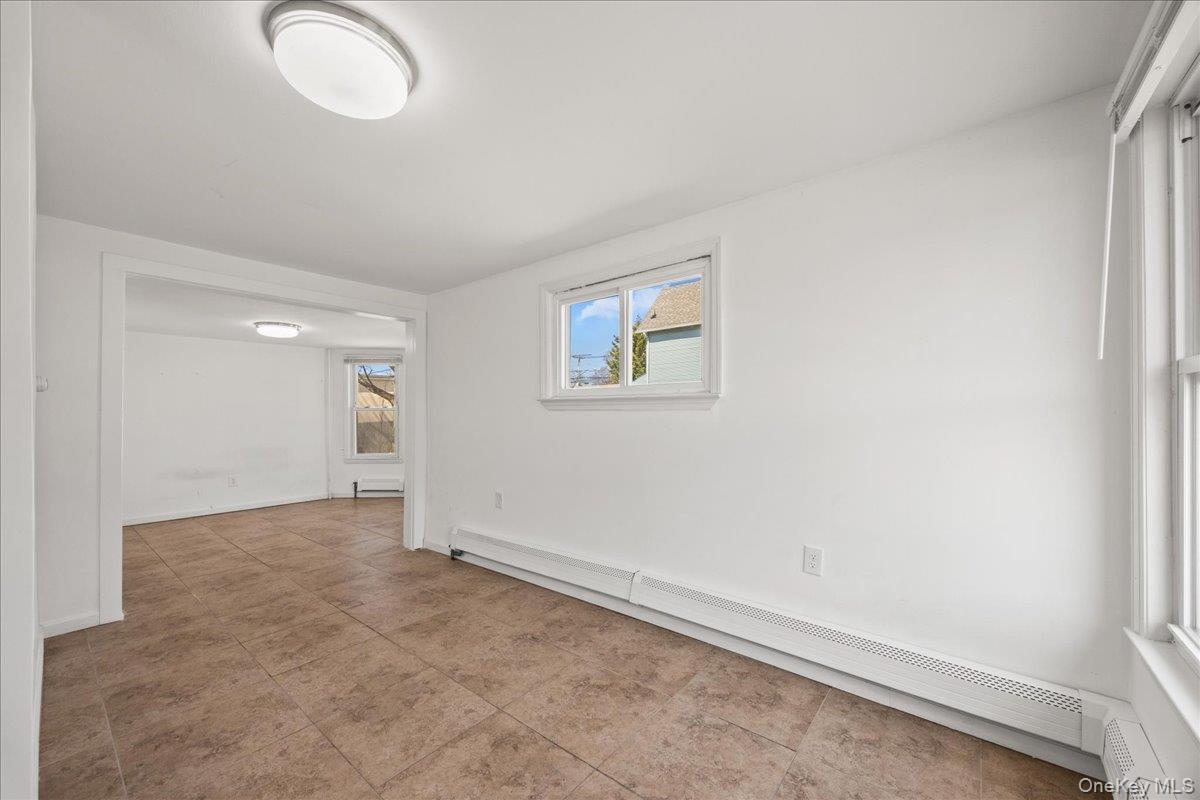 Single Family Westend  Nassau County, NY 11520, MLS-983001-5