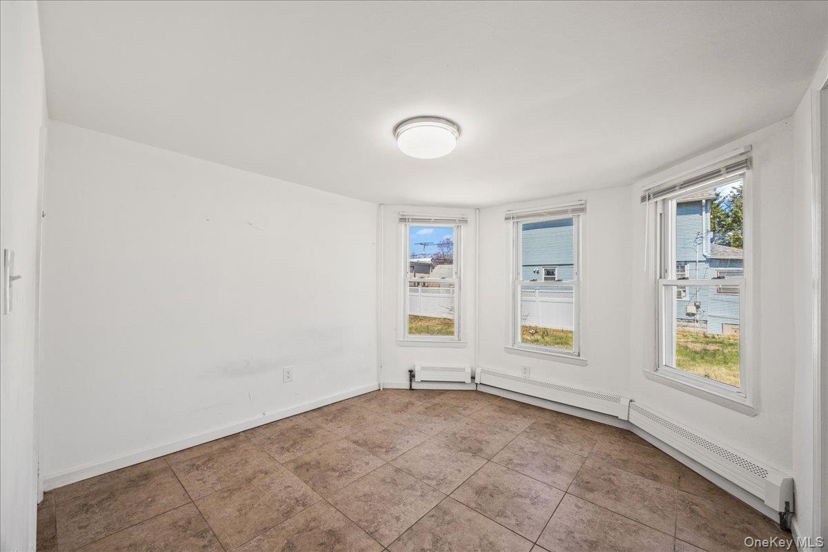 Single Family Westend  Nassau County, NY 11520, MLS-983001-6