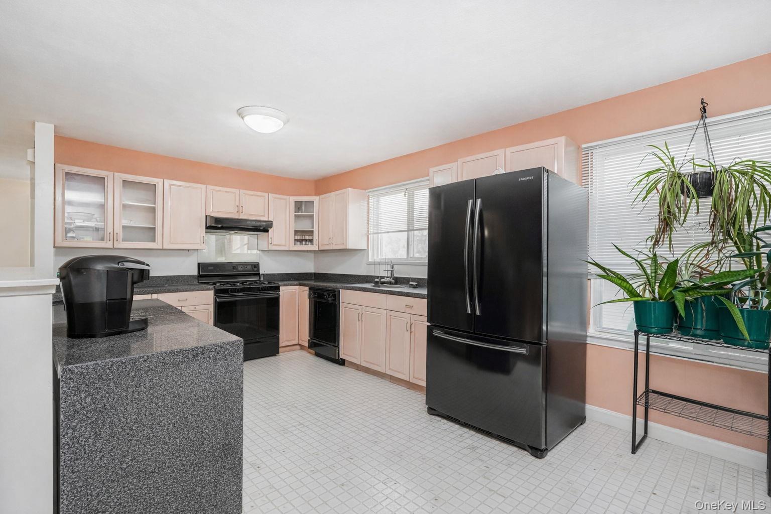Single Family Indale Staten Island, NY 10309, MLS-983038-16