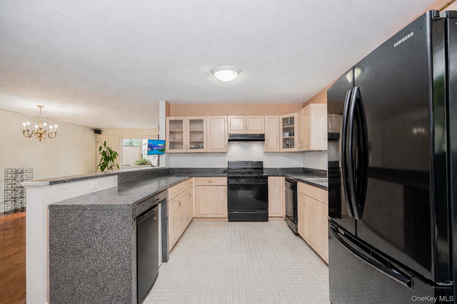Single Family Indale Staten Island, NY 10309, MLS-983038-21
