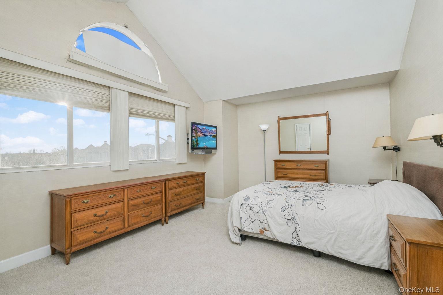 Single Family Indale Staten Island, NY 10309, MLS-983038-22