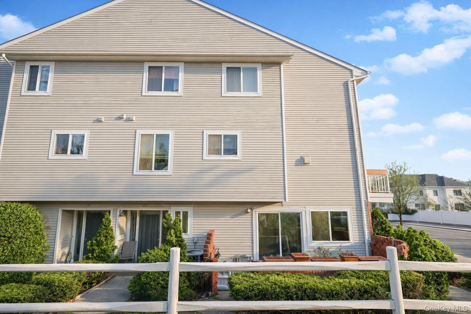 Single Family Indale Staten Island, NY 10309, MLS-983038-4