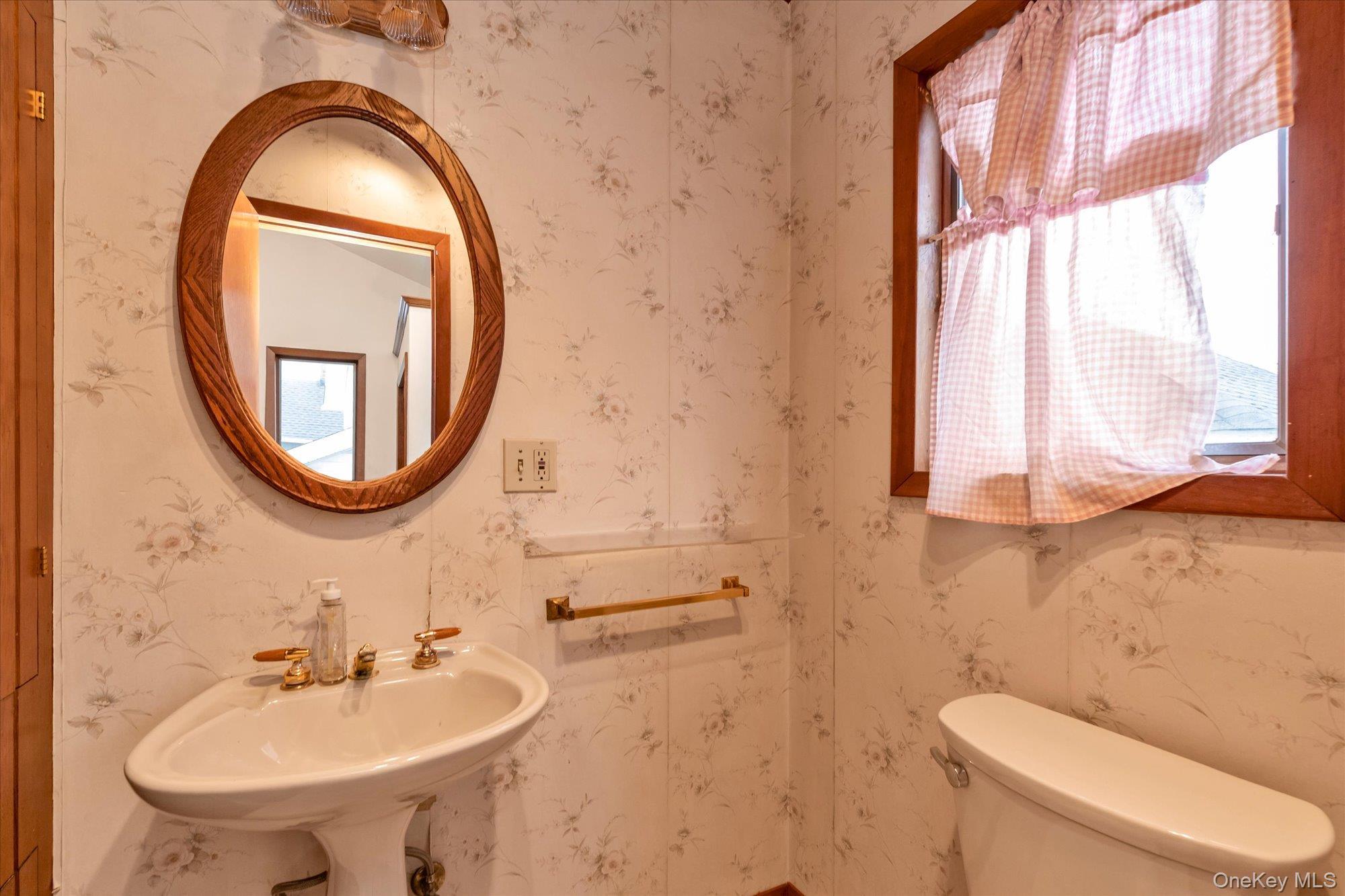 Single Family Rocklyn  Nassau County, NY 11563, MLS-983043-10