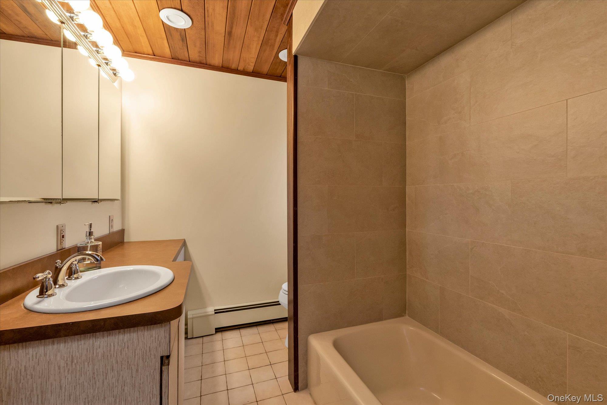 Single Family Rocklyn  Nassau County, NY 11563, MLS-983043-14