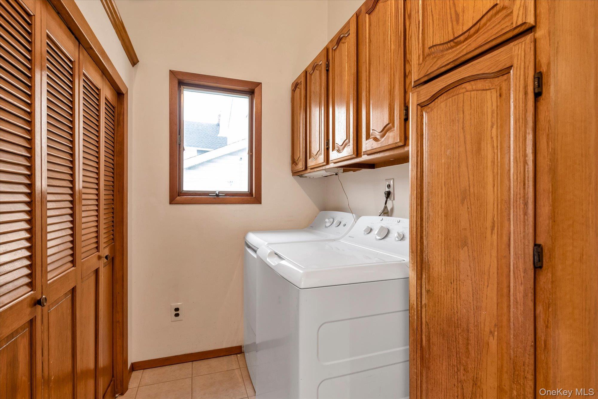 Single Family Rocklyn  Nassau County, NY 11563, MLS-983043-15