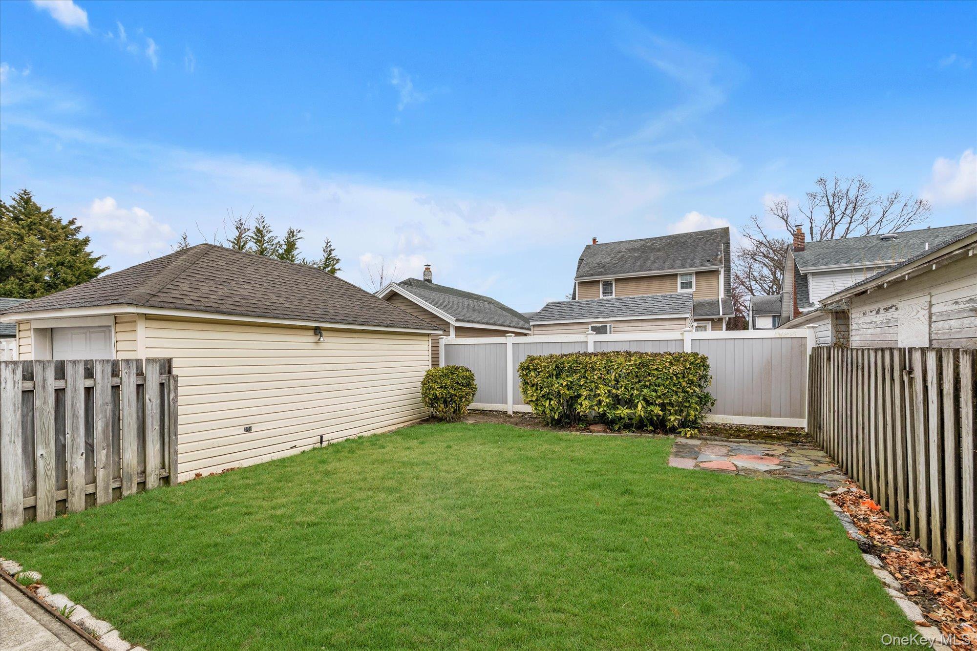 Single Family Rocklyn  Nassau County, NY 11563, MLS-983043-21