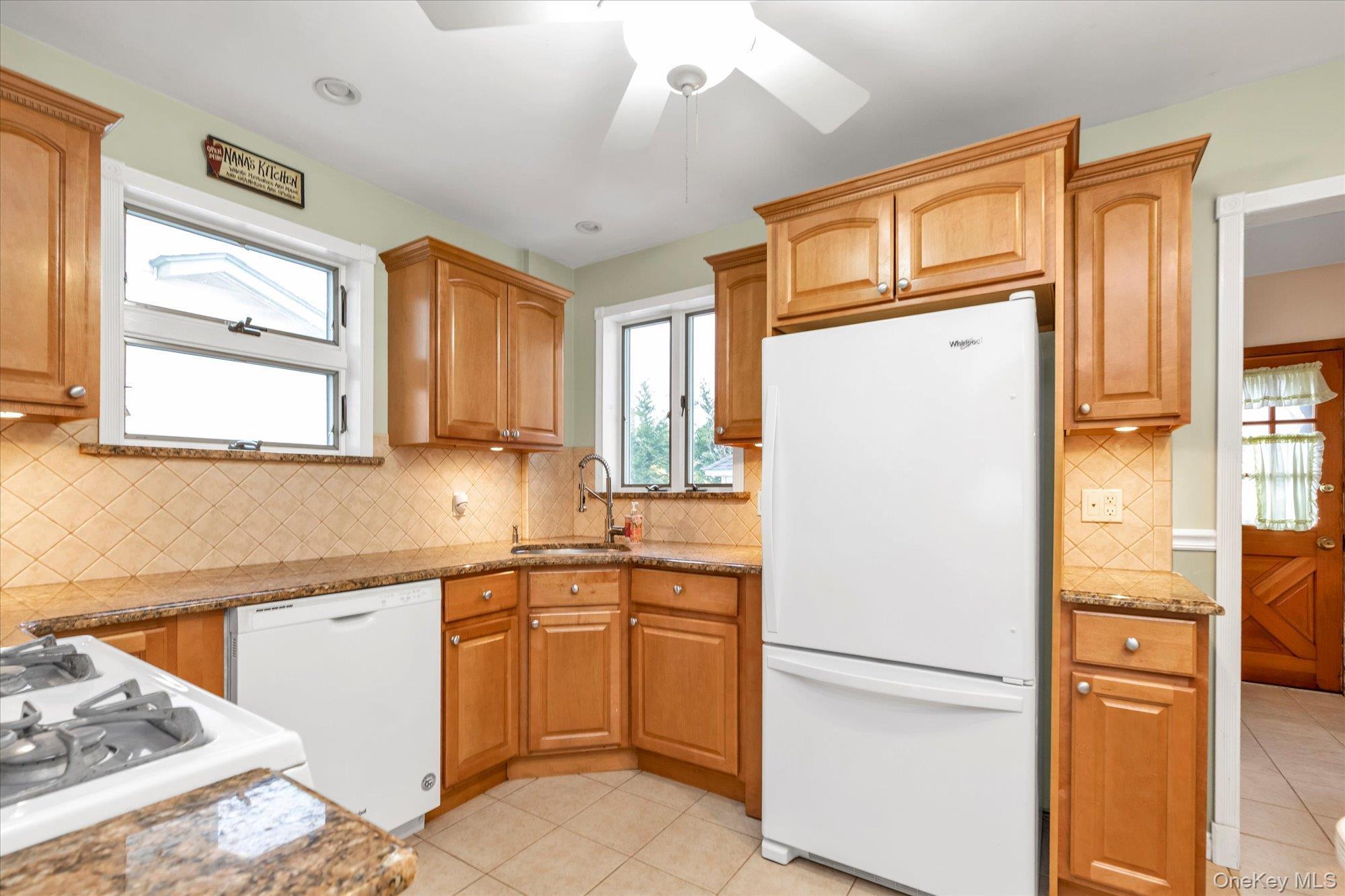 Single Family Rocklyn  Nassau County, NY 11563, MLS-983043-8