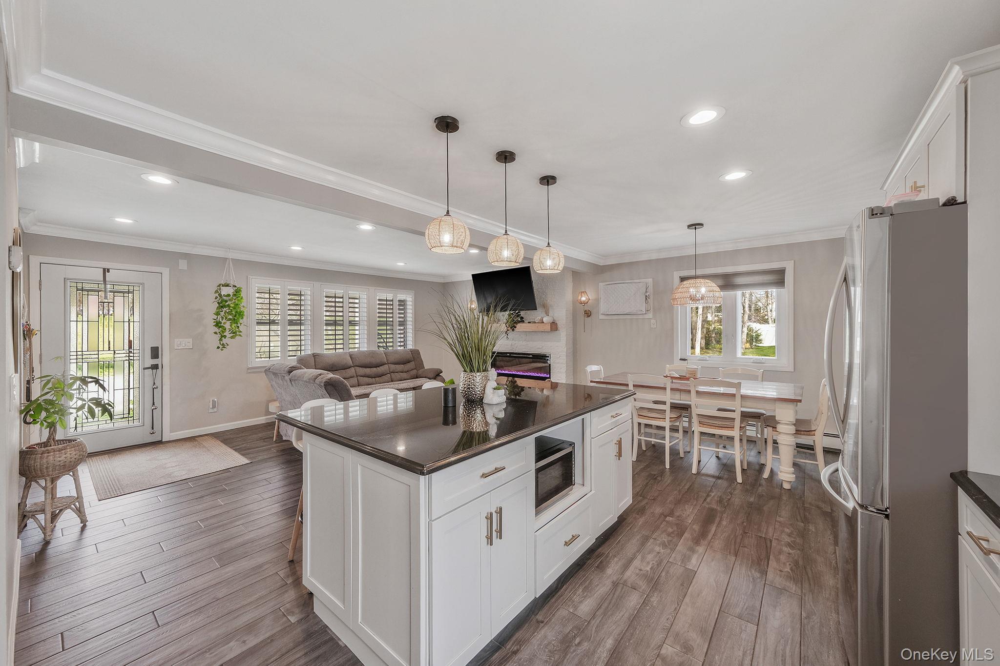 Single Family Hooper  Suffolk County, NY 11776, MLS-983047-21