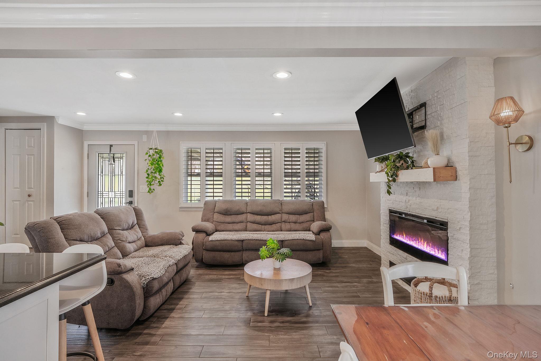 Single Family Hooper  Suffolk County, NY 11776, MLS-983047-22