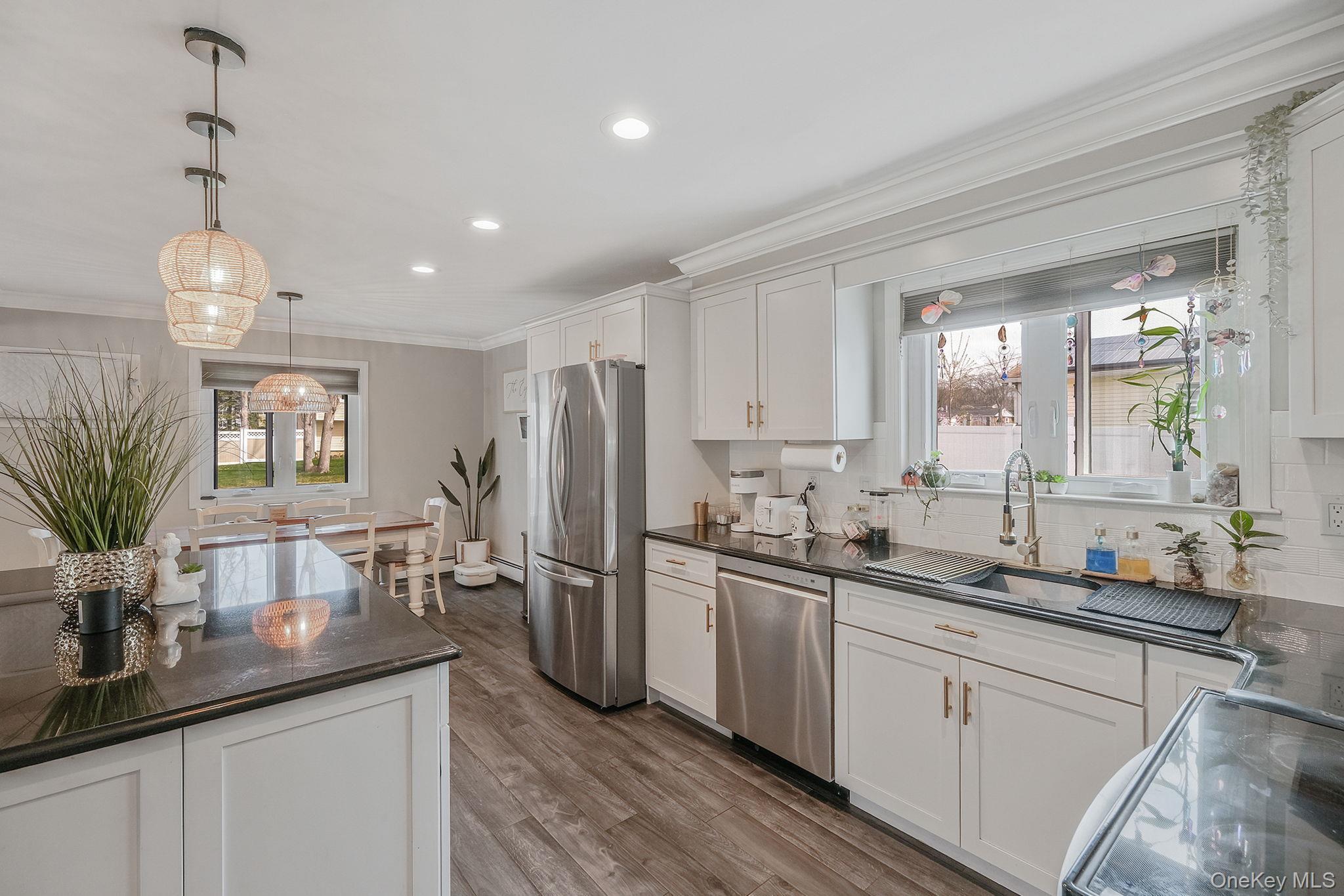 Single Family Hooper  Suffolk County, NY 11776, MLS-983047-27