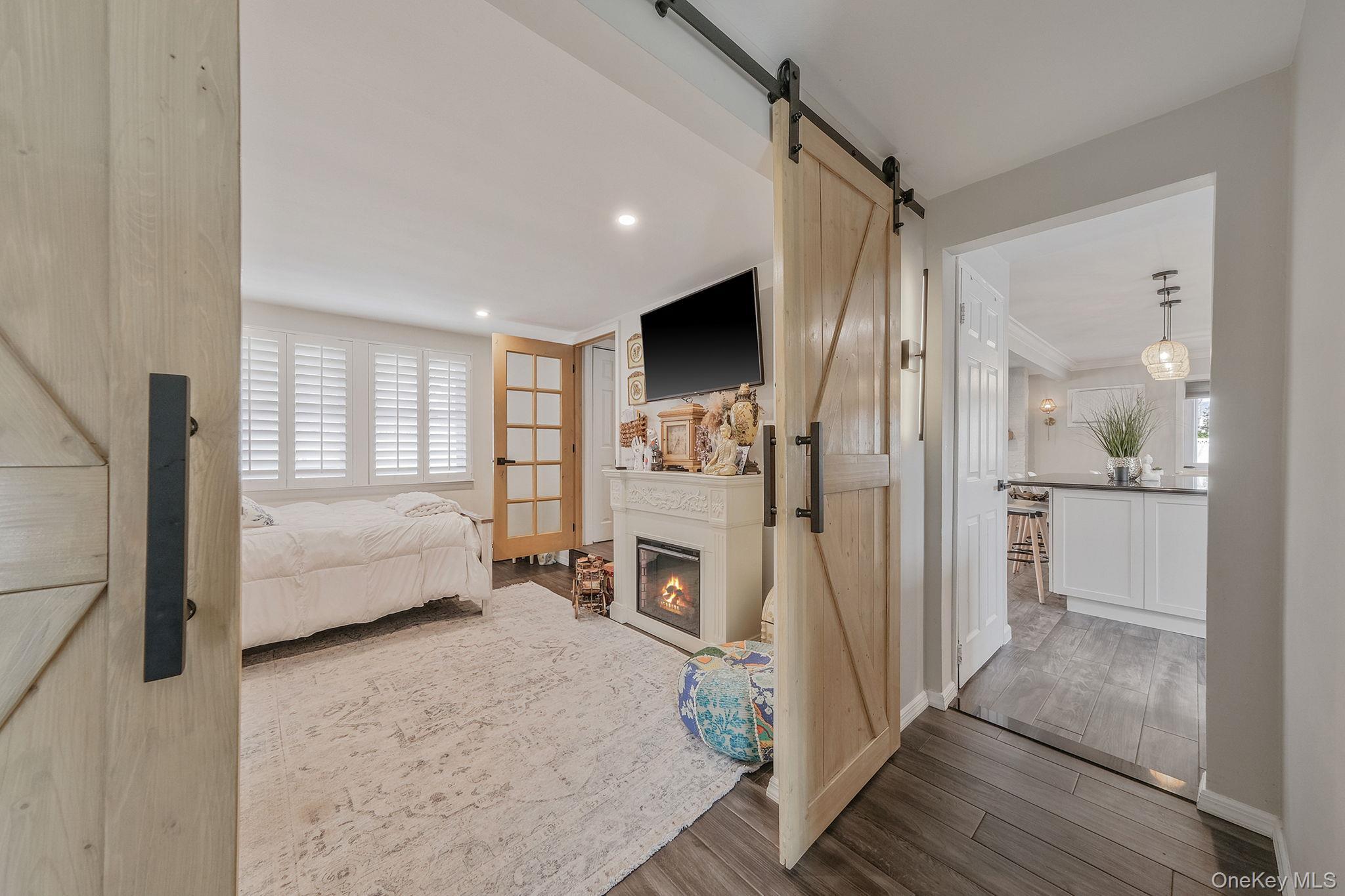 Single Family Hooper  Suffolk County, NY 11776, MLS-983047-29