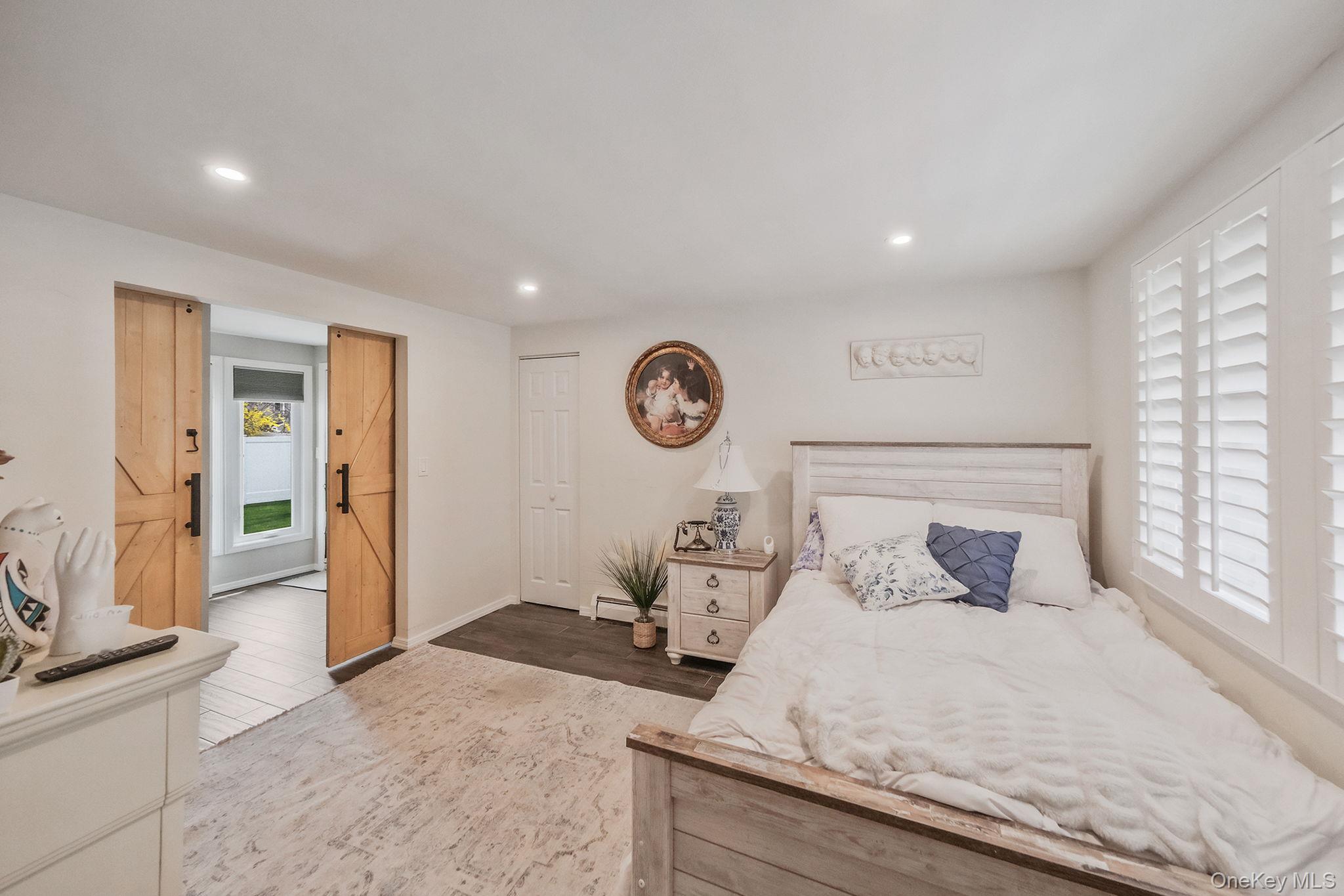 Single Family Hooper  Suffolk County, NY 11776, MLS-983047-32