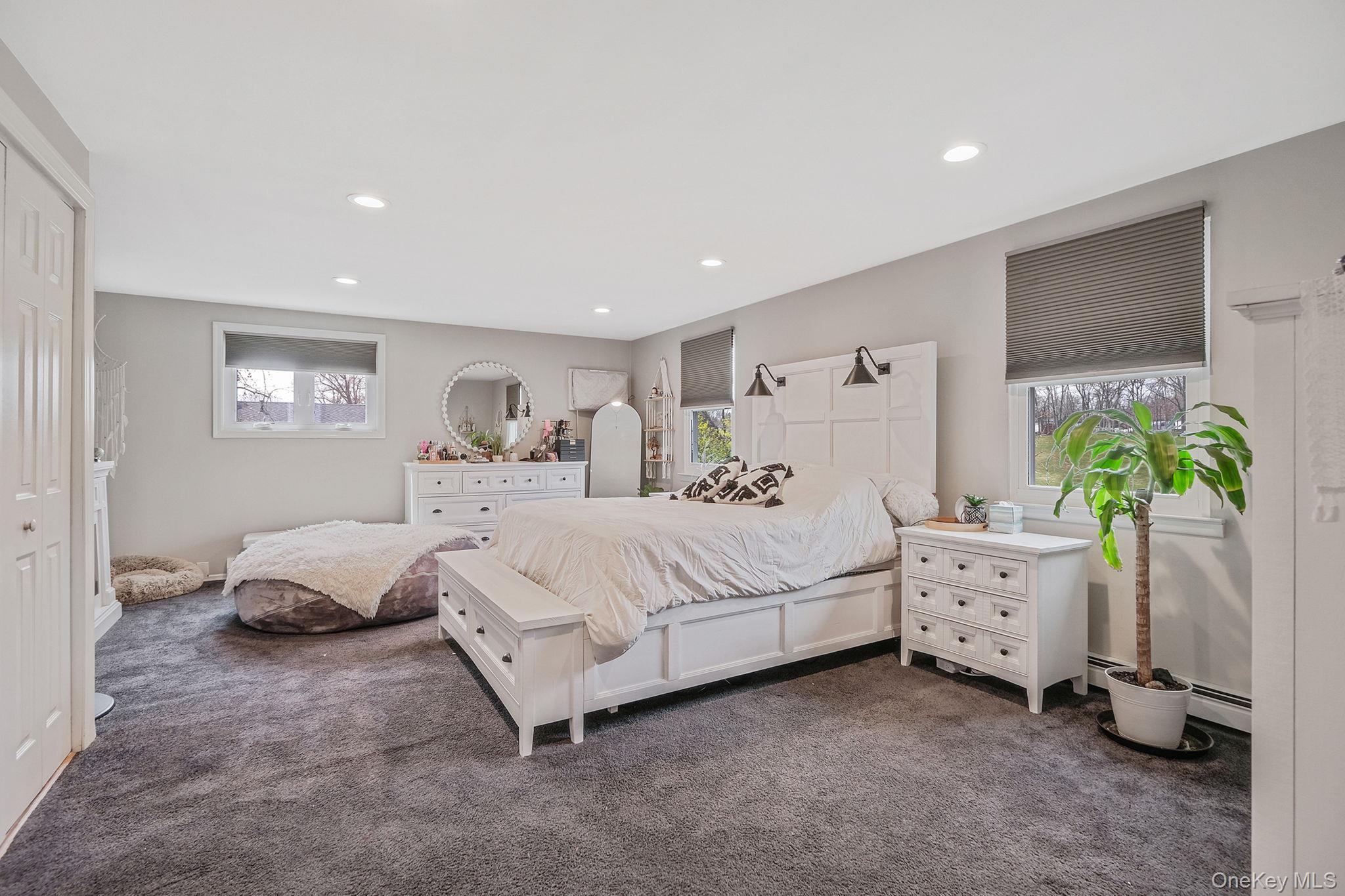 Single Family Hooper  Suffolk County, NY 11776, MLS-983047-36