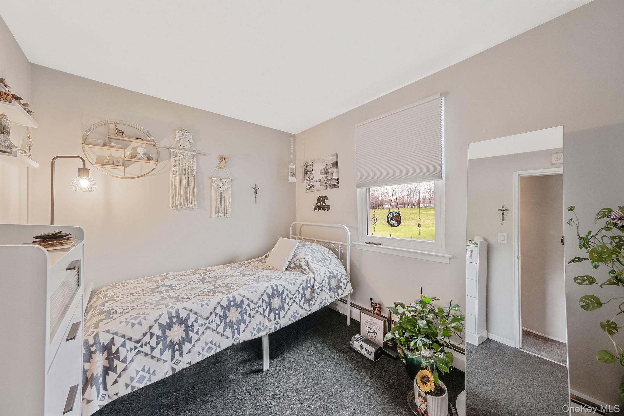 Single Family Hooper  Suffolk County, NY 11776, MLS-983047-38