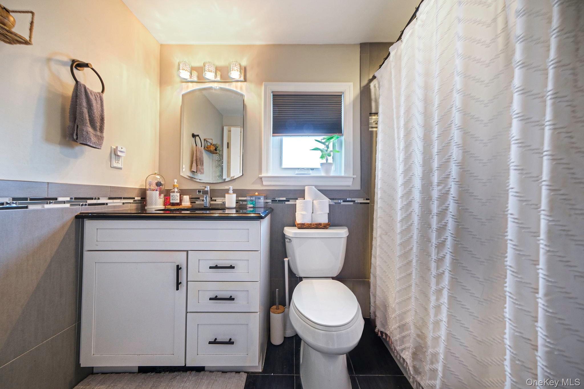 Single Family Hooper  Suffolk County, NY 11776, MLS-983047-44