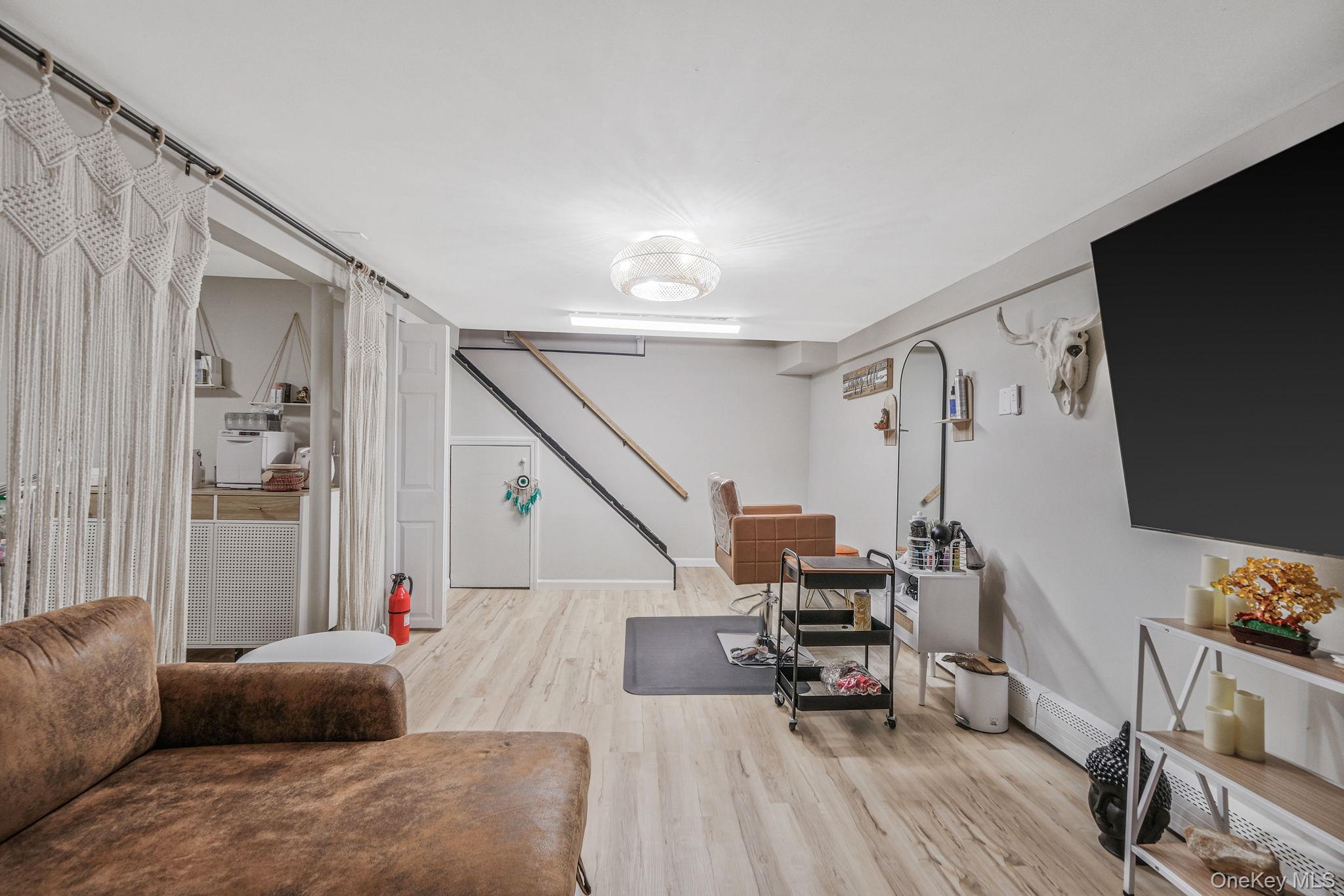 Single Family Hooper  Suffolk County, NY 11776, MLS-983047-46