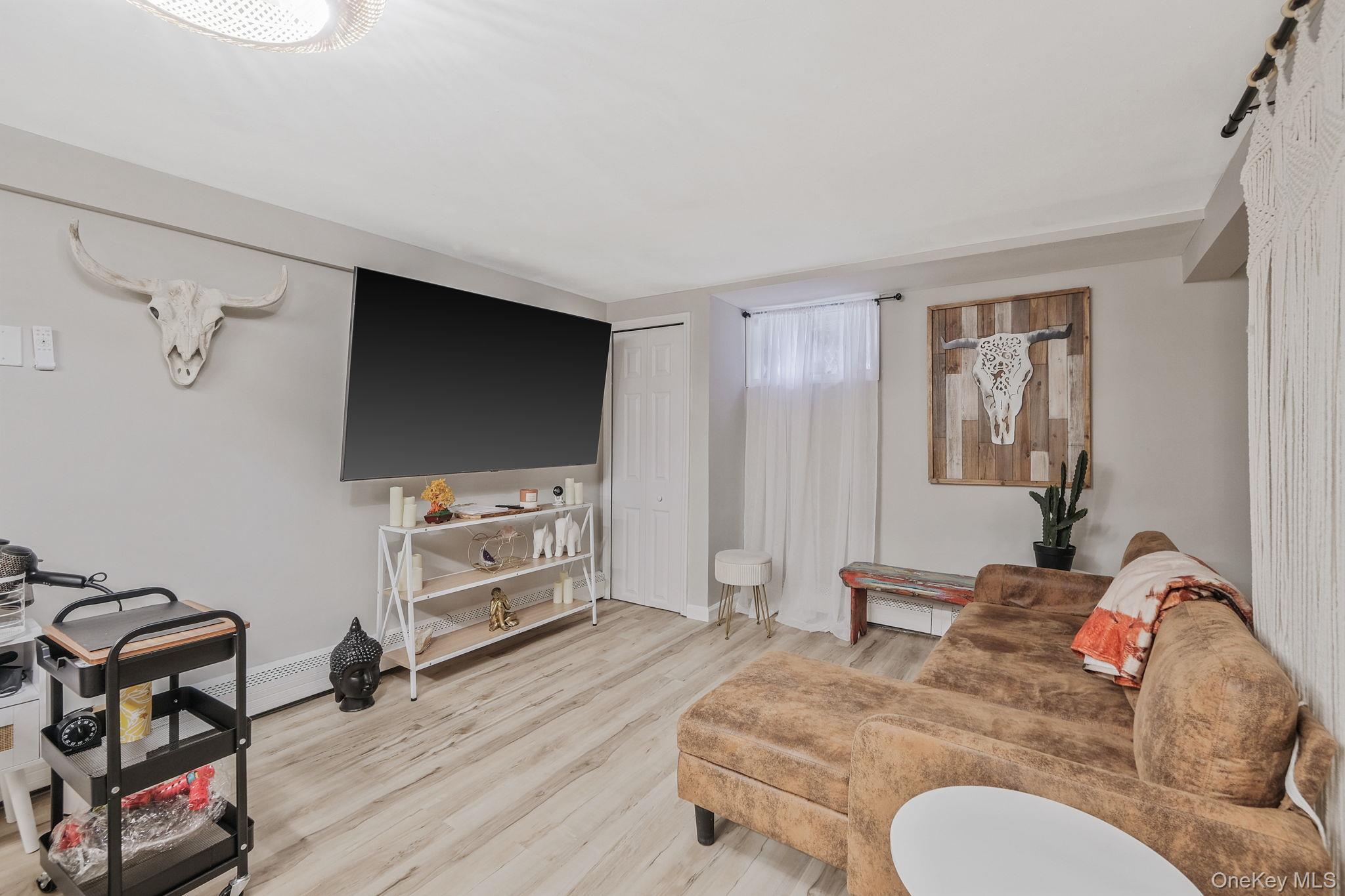 Single Family Hooper  Suffolk County, NY 11776, MLS-983047-47