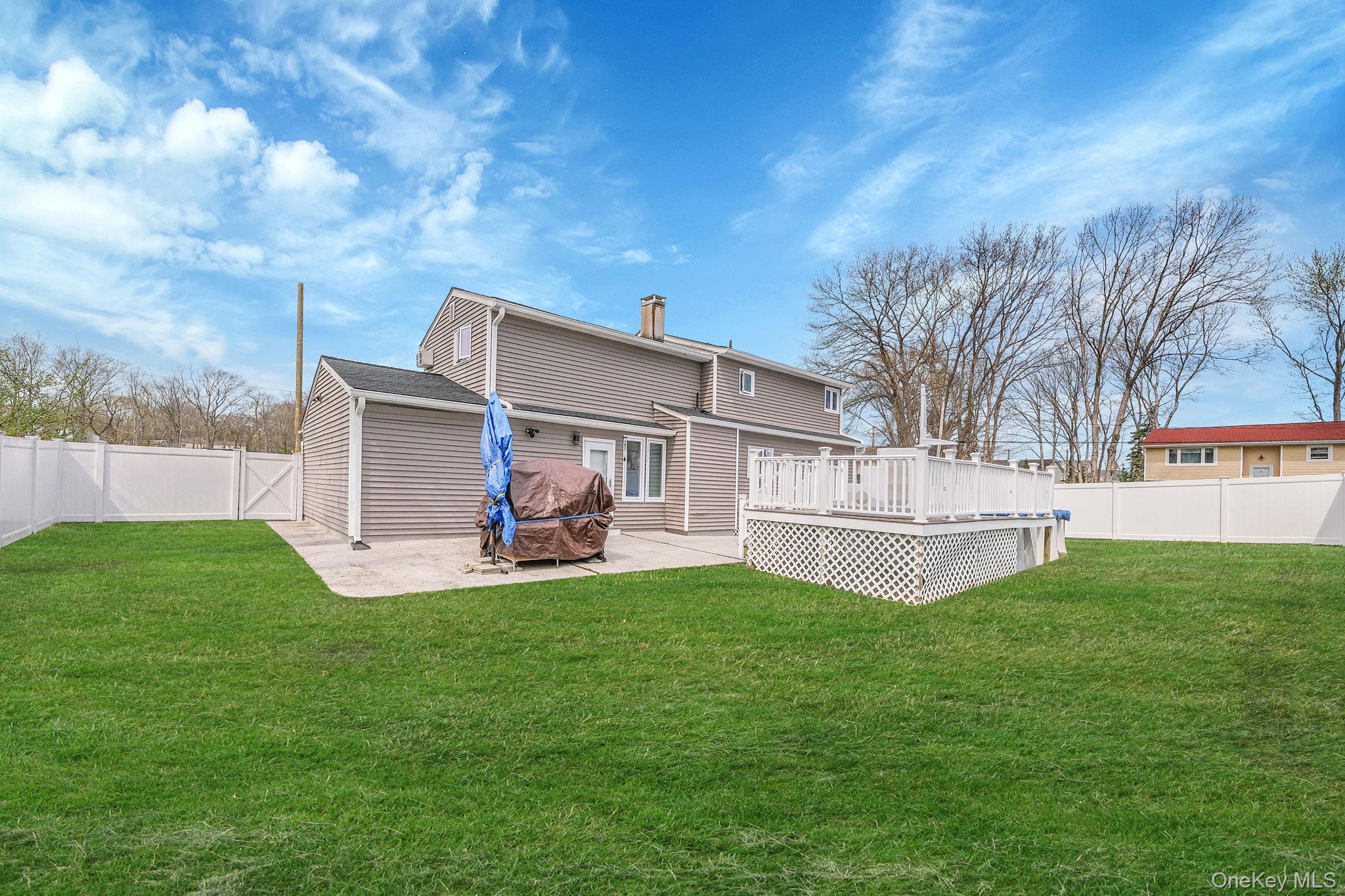 Single Family Hooper  Suffolk County, NY 11776, MLS-983047-8