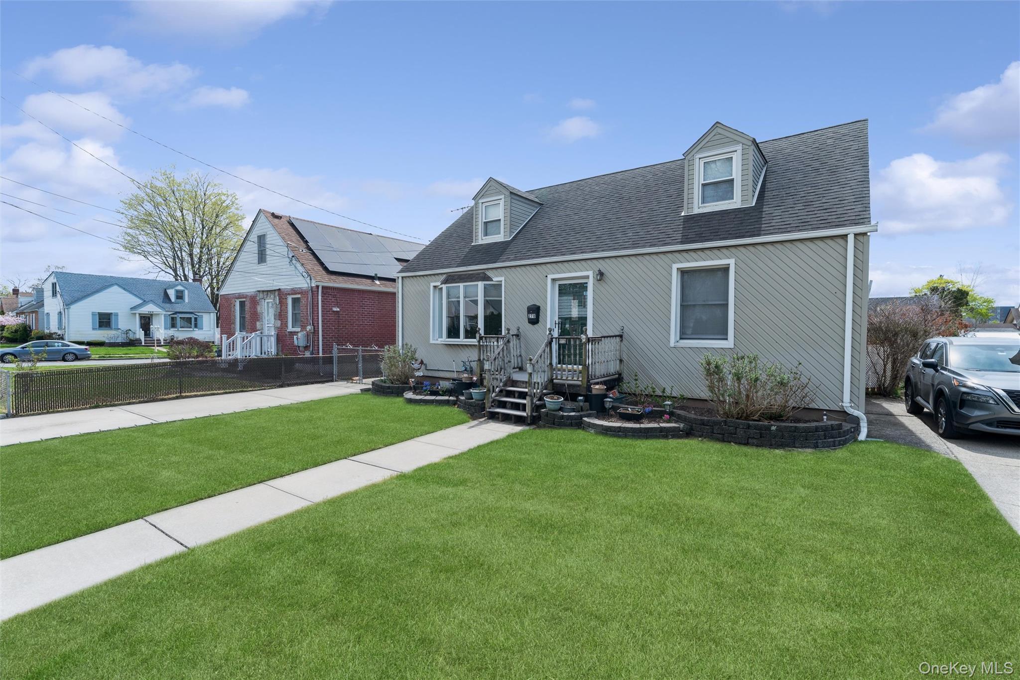 Single Family Dogwood  Nassau County, NY 11580, MLS-983056-2