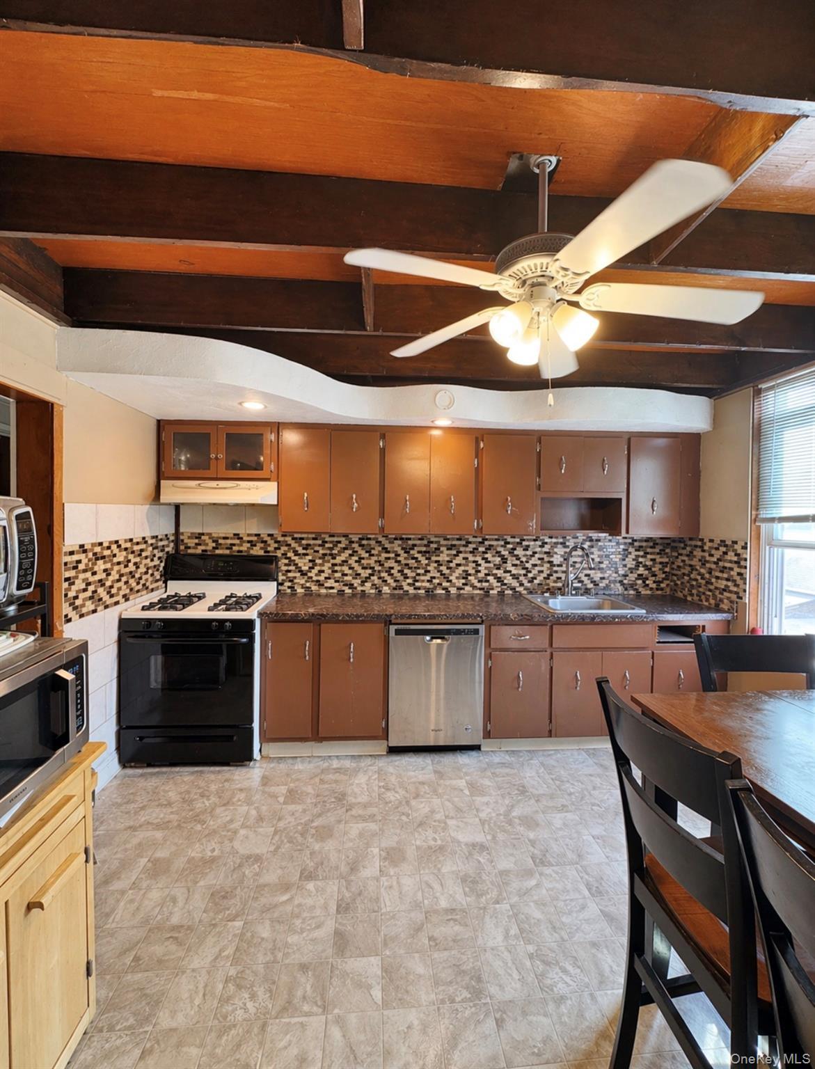 Single Family 73 Street  Queens, NY 11385, MLS-983093-22